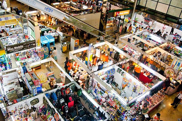Trung tâm mua sắm nhộn nhịp ở Thái Lan
