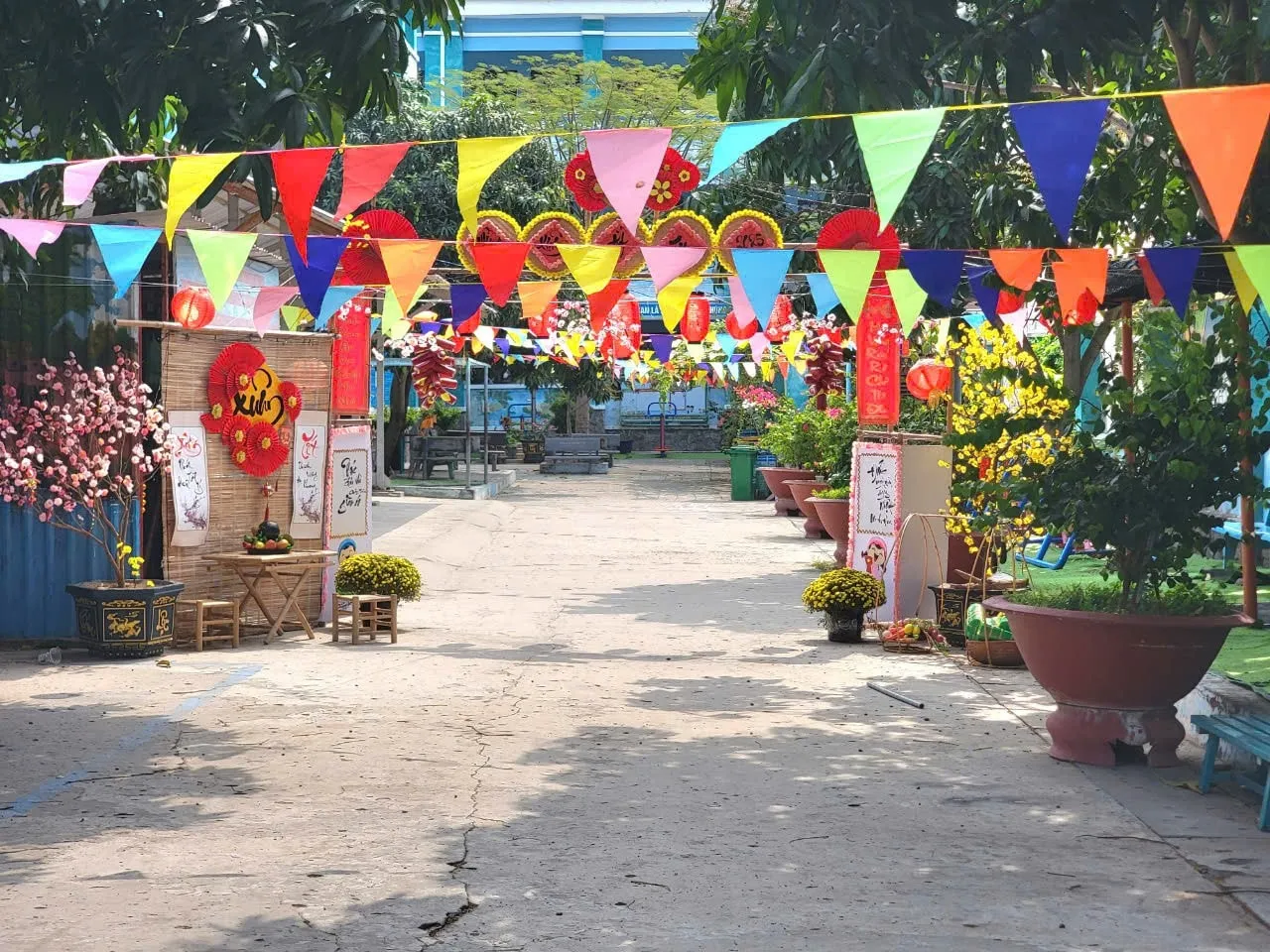 Vé máy bay ngày 27 Tết 2026, chuyến bay của niềm mong chờ 2 Trở về quê hương hít hà không khí rộn ràng mùi Tết trên khắp mọi nẻo đường