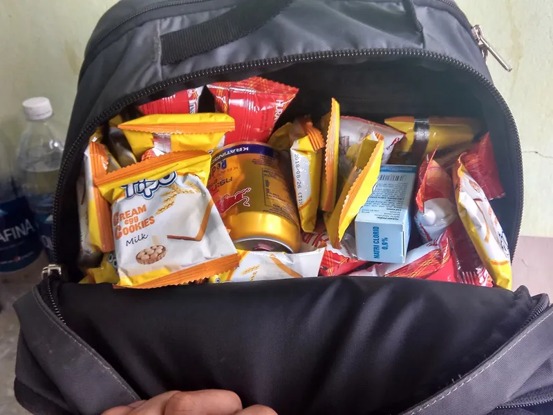 Vali hành lý sau Tết chất chứa toàn tình yêu thương