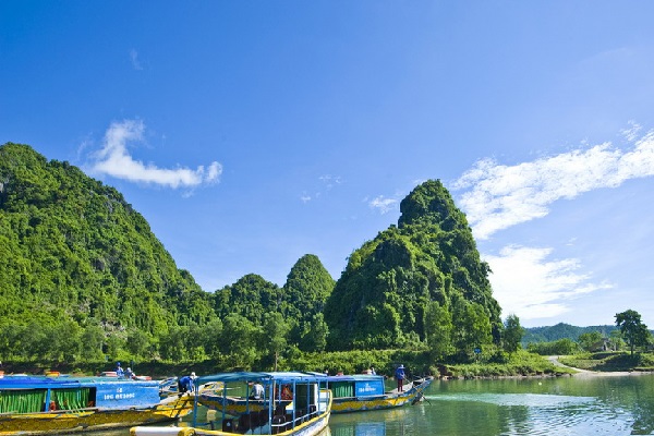 Vé máy bay giá rẻ đi Đồng Hới