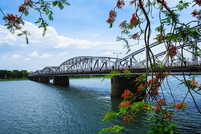 Vé máy bay khuyến mãi đi Huế tháng 6