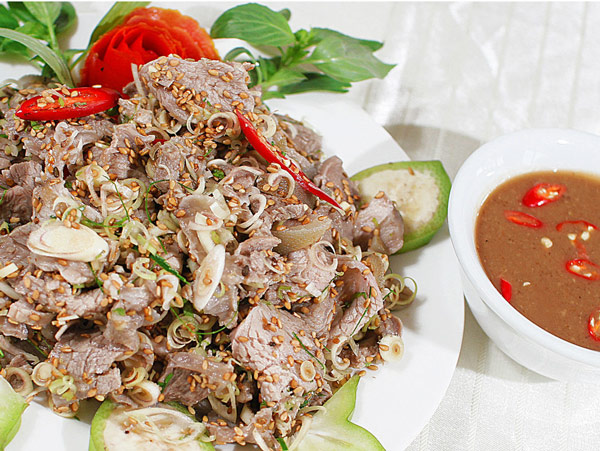 Vé máy bay giá rẻ thưởng thức đặc sản thịt dê Ninh Bình