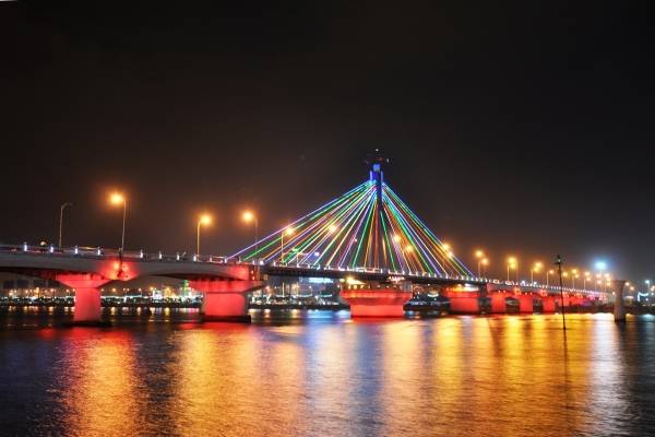 vé máy bay giá rẻ đi đà nẵng