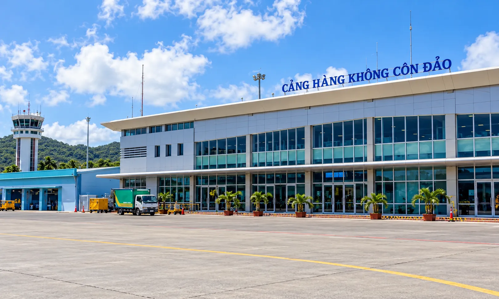 Từ sân bay Côn Đảo dễ dàng di chuyển đến trung tâm thành phố