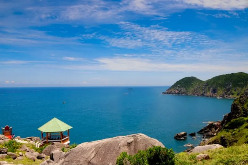 Biển Vũng Rô: Thiên Đàng Biển Xanh Giữa Tuy Hòa