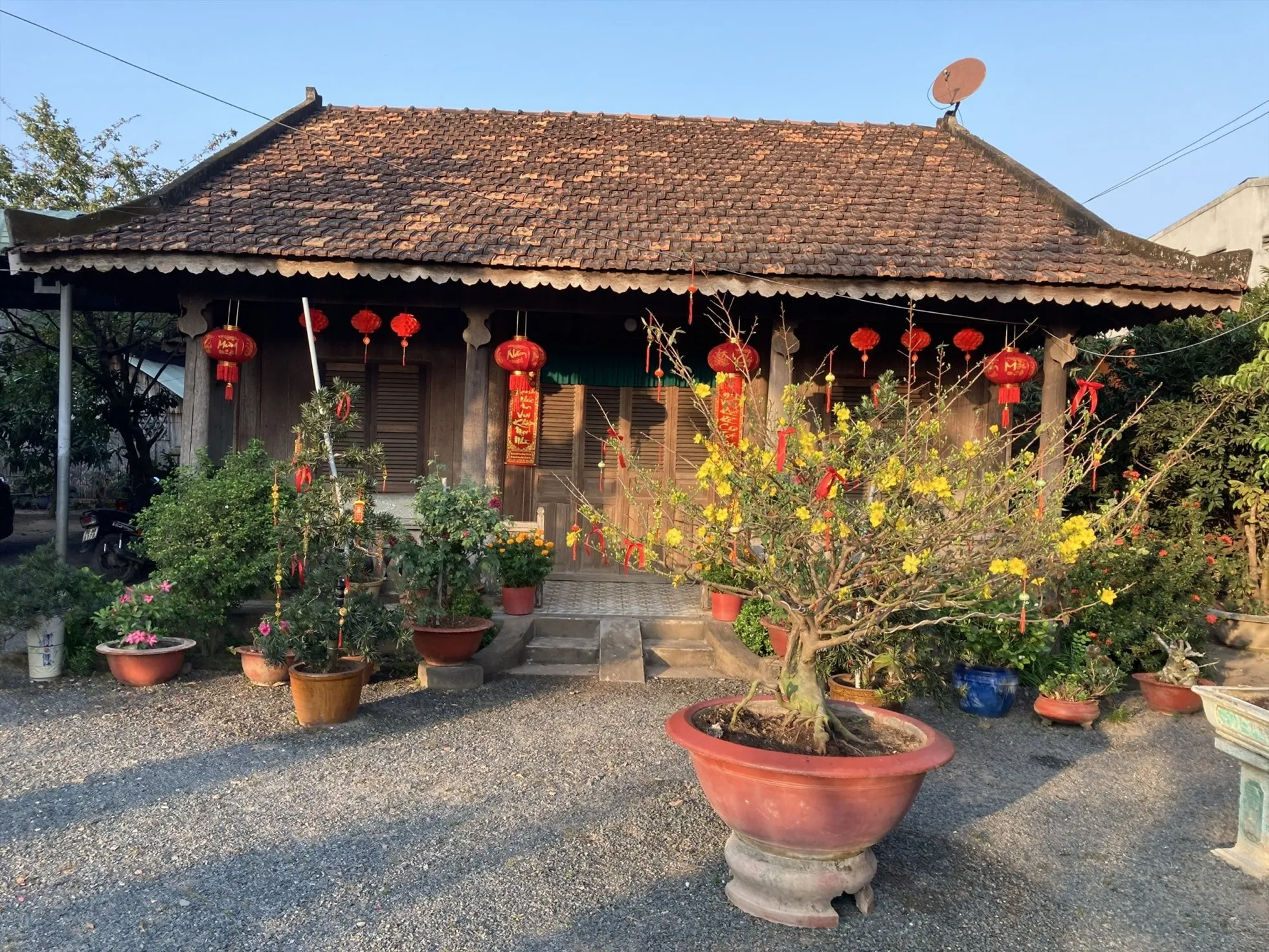 Không khí Tết tràn nhập vào từng ngách nhỏ trong nhà